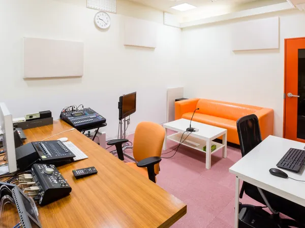 STUDIO BASEMENT の 2st