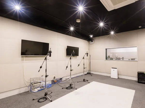 STUDIO YAKUMO の 収録ブース Booth A